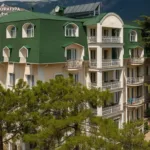 Платив податки рф та фінансував росгвардію: у Львові судитимуть співвласника кримського готелю