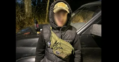 Поліцейські затримали двох ділків за підозрою у збуті психотропів у Львові