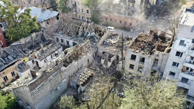 У Львові на місці зруйнованих російським обстрілом будинків створять громадський простір