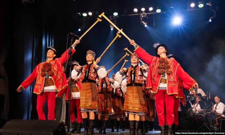 Суд обрав запобіжні заходи трьом із чотирьох нападників на артистів ансамблю «Гуцулія»