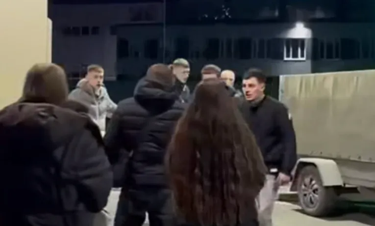 Напад на ансамбль «Гуцулія»: на Львівщині до відповідальності притягнули ще трьох неповнолітніх учасниць інциденту на АЗС у Шептицькому