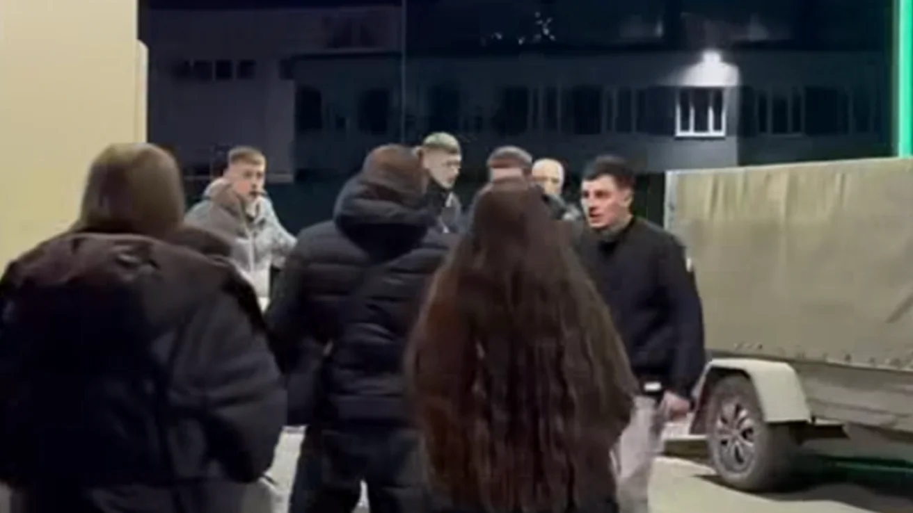 Напад на ансамбль «Гуцулія»: на Львівщині до відповідальності притягнули ще трьох неповнолітніх учасниць інциденту на АЗС у Шептицькому