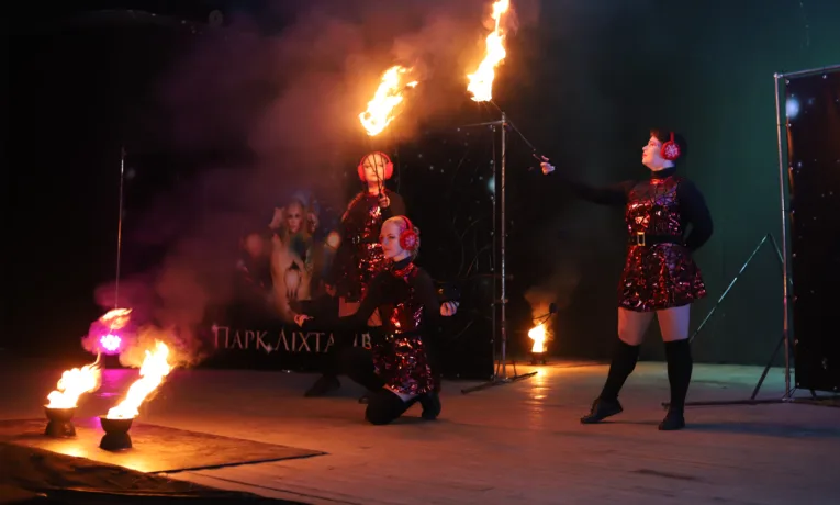 Магічні феї, ельфи та дракони: у Львові відкрили Парк ліхтарів (фото)