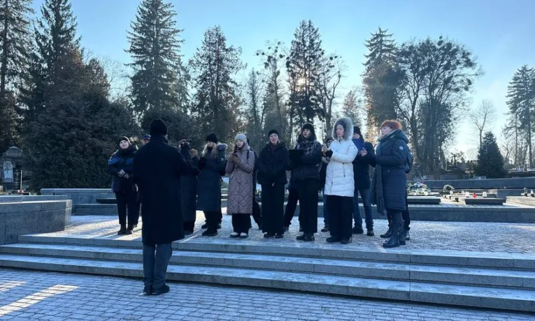 У Львові відбулася “Скорботна коляда” на Личаківському кладовищі