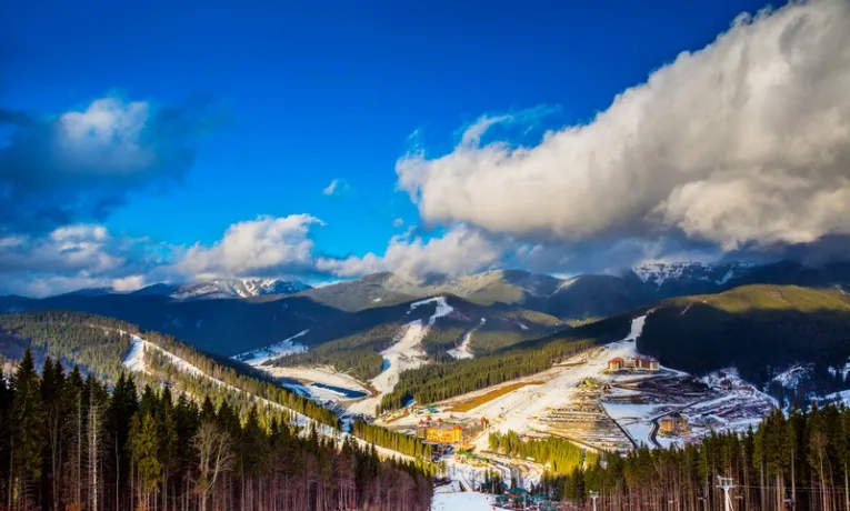 Через теплий грудень гірськолижні курорти України не відкриють сезон навіть на свята