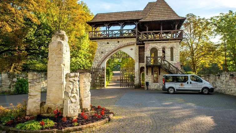 Поліція розслідує можливе незаконне відчуження лісових земель на користь комплексу «Древній град» біля Львова