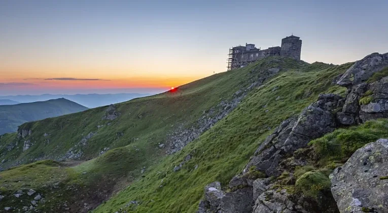 Львівська компанія без конкурсу виграла багатомільйонний тендер на реставрацію обсерваторії на горі Піп Іван