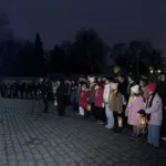 У Львові пластуни принесли Вифлеємський вогонь миру на могили загиблих військових
