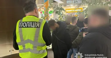 У Львові рекетири вимагали у потерпілого 120 тисяч доларів неіснуючого боргу