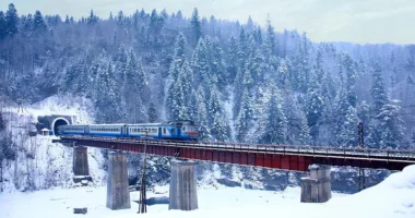 Укрзалізниця призначила 16 додаткових поїздів на новорічні свята