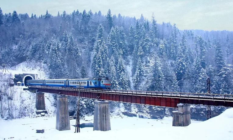 Укрзалізниця призначила 16 додаткових поїздів на новорічні свята