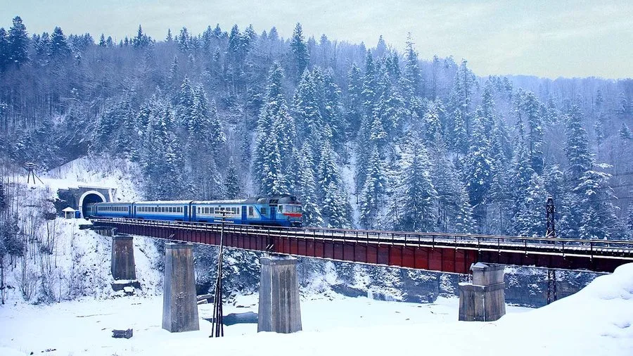 Укрзалізниця призначила 16 додаткових поїздів на новорічні свята