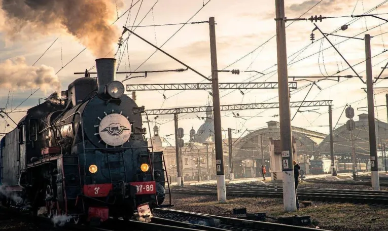 У Львові запустять “Чарівний експрес” на ретро-поїзді до Дня святого Миколая
