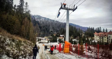 На горі Захар Беркут на Львівщині через поломку підйомника застрягли 80 туристів