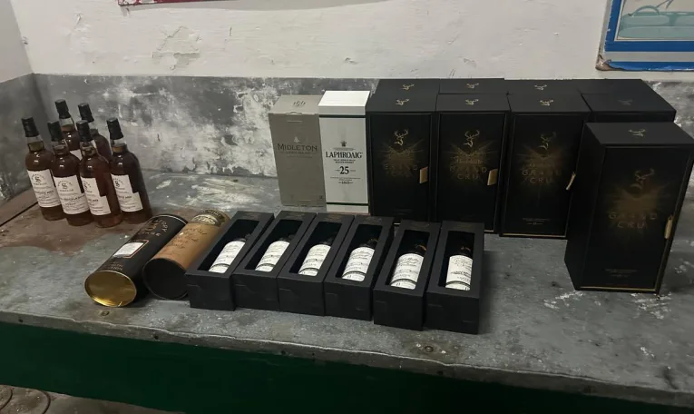 Львівські митники викрили контрабанду алкоголю у Шегинях