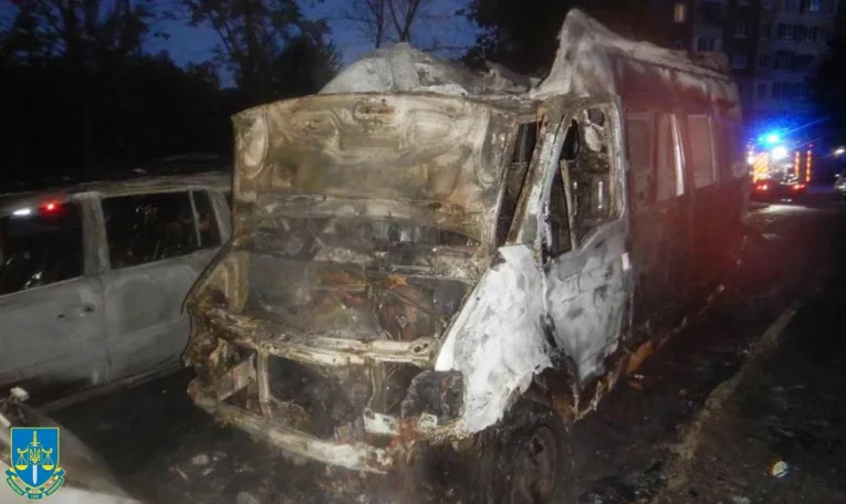 У Львові засудили двох чоловіків за підпал автівок на Сихові