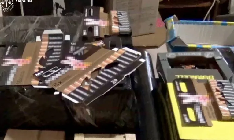 У Дублянах на Львівщині організували підпільне виробництво контрафактних батарейок Duracell