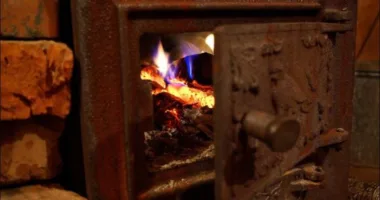 На Львівщині матір з чотирма дітьми отруїлися чадним газом