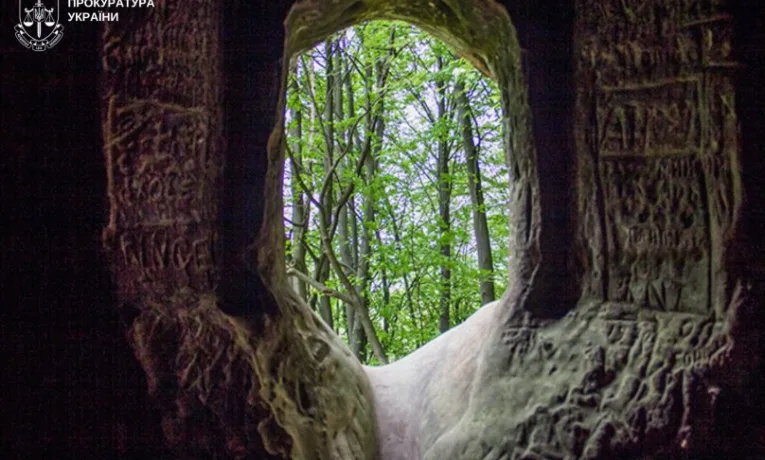 Львівський суд зобов’язав “Галсільліс” укласти договір на охорону давнього монастиря Святого Онуфрія біля Розгірче