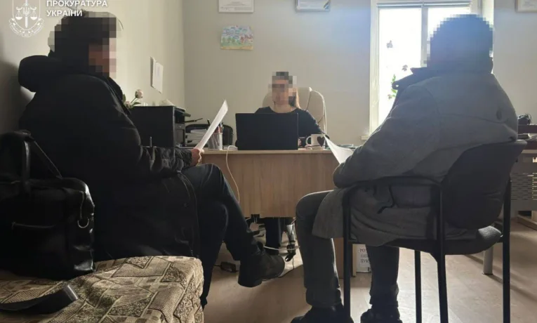 На Львівщині підозрюють посадовця відділу освіти через завищення ціни генераторів на пів мільйона