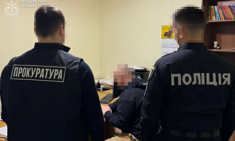 На Львівщині держреєстратор незаконно передав у власність фермерського господарства комунальне майно