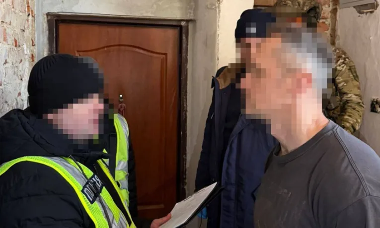 Після понад десяти років розшуку українські правоохоронці у Львові  затримали підозрюваного у вбивстві мера Сімеїза