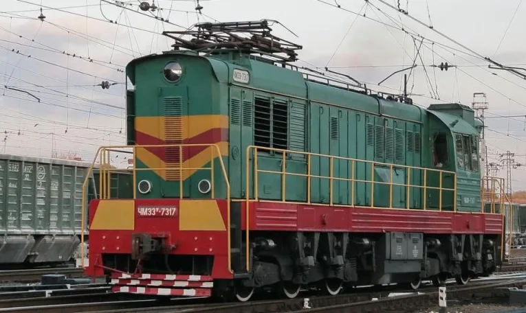 На Львівщині через зіткнення BMW з локомотивом загинула 58-річна жінка