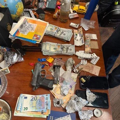 Львівські митники викрили організовану групу контрабандистів наркотиків