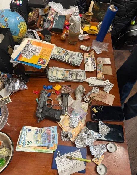 Львівські митники викрили організовану групу контрабандистів наркотиків