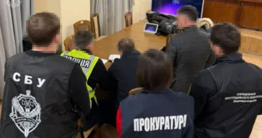 70 доларів за фуру: правоохоронці викрили корупційну схему на Львівській митниці