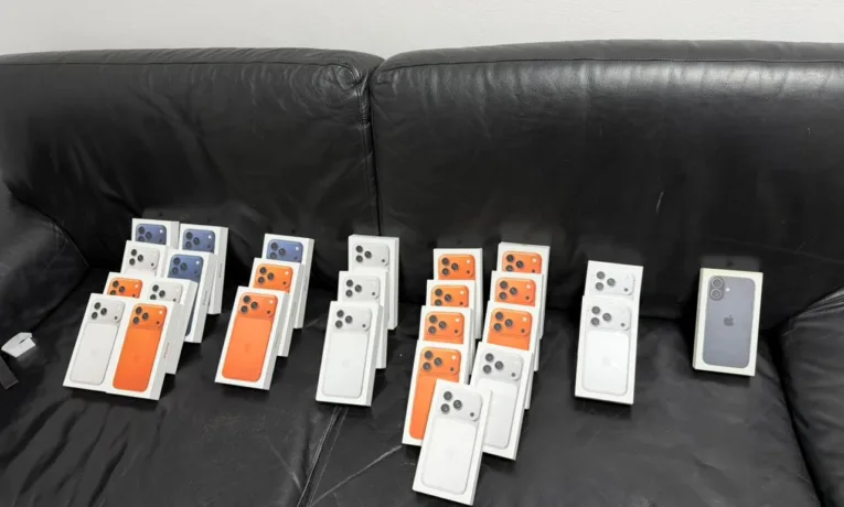 Айфони і брендові речі: львівські митники викрили контрабанду на 3 мільйони