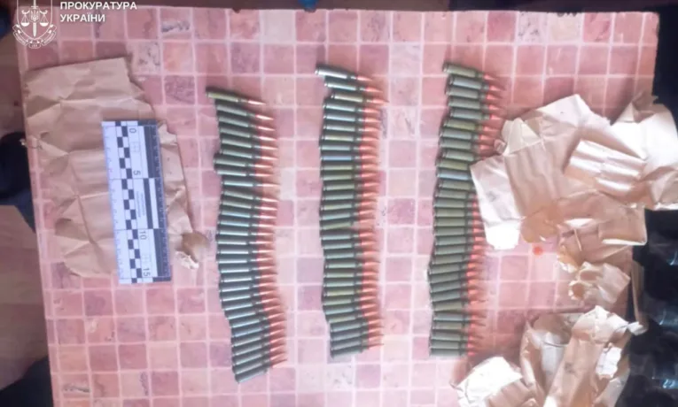 На Львівщині затримали чоловіка, який зберігав гранати та понад 200 патронів