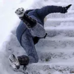 У Львові понад півсотні людей потрапили до лікарні з переломами через ожеледицю