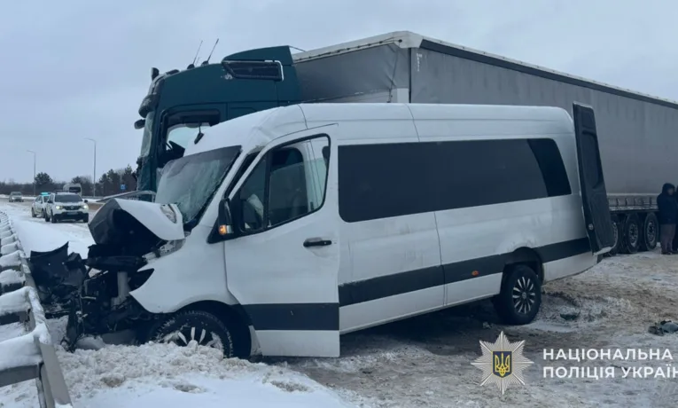 На Львівщині в автотрощі одна людина загинула, п’ятеро — травмовані