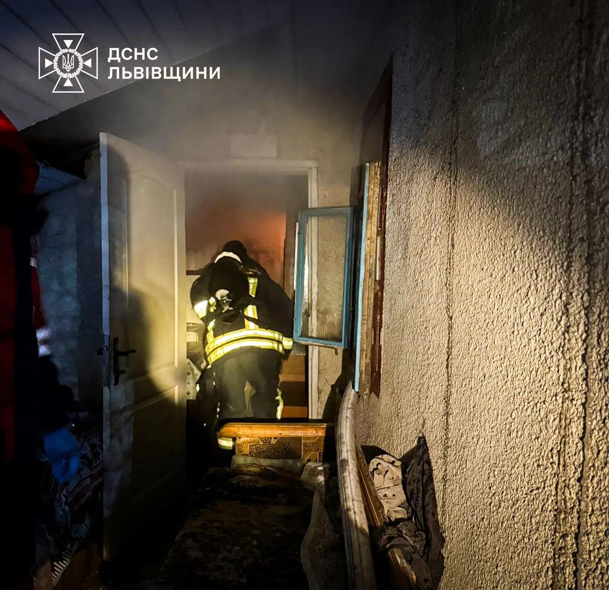 На Львівщині під час пожежі в житловому будинку загинула жінка