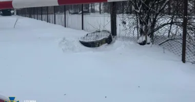 СБУ продемонструвала уламки «Орєшніка», яким рф атакувала Львівщину і кваліфікує цей удар як воєнний злочин