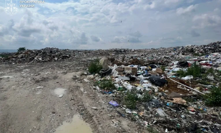 У Львівській області директору товариства повідомлено про підозру у забрудненні земель на майже 48 млн грн
