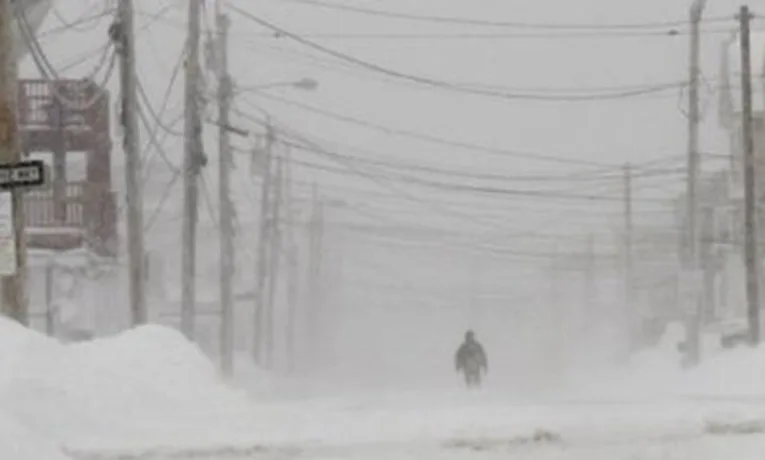 Мешканців Львівщини попереджають про тривалі снігові бурі