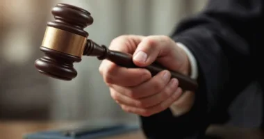 Мешканку Львівщини оштрафували за відео доньки під російську музику з нецензурною лайкою