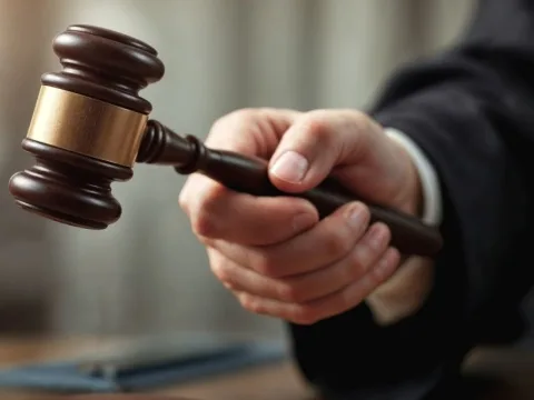 Суд визнав мобінг голови Мурованської сільради щодо керівниці юрвідділу