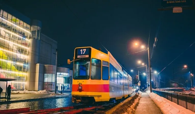 У Львів доставили ще два трамваї зі Швейцарії