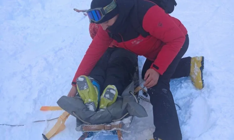 На Львівщині рятувальники допомогли туристці, яка травмувалася під час катання на лижах у Славському