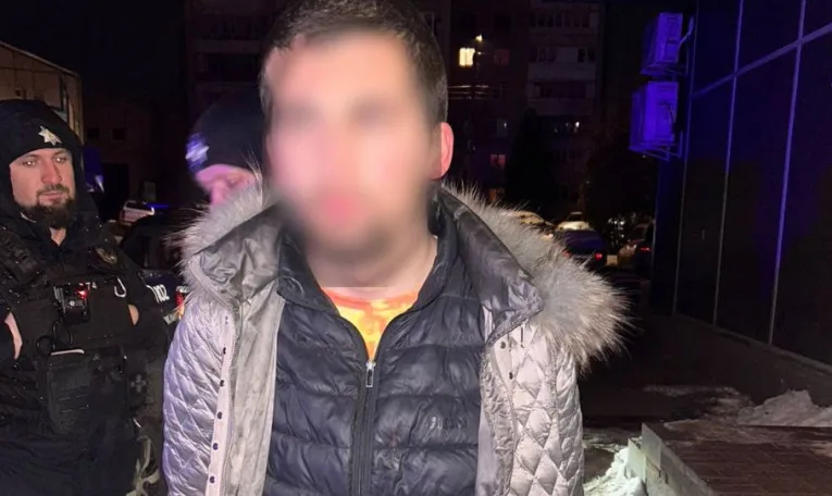 У Львові чоловік вбив сусідку і заховався у підвалі