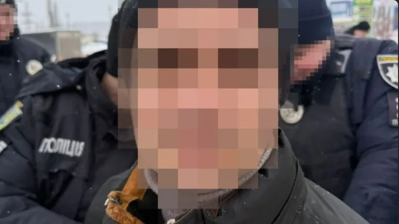 У Львові чоловік ножем поранив військовослужбовця