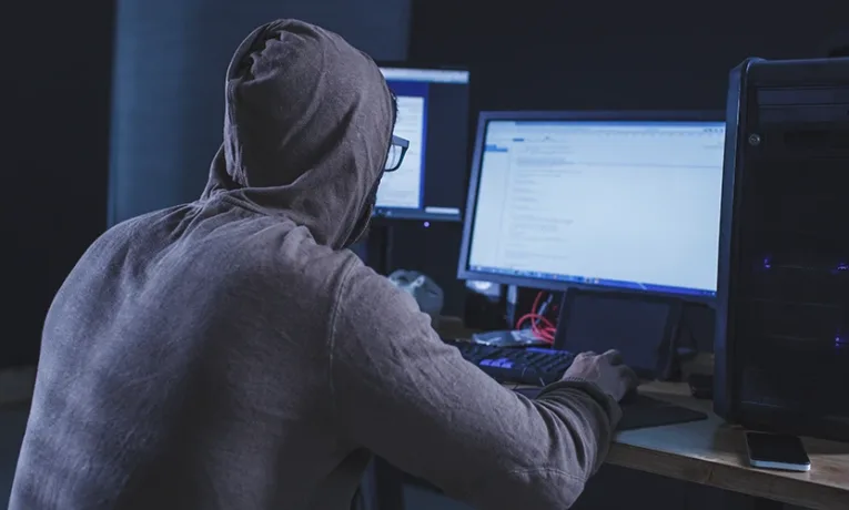 Поліція заочно оголосила підозру у кібератаці на компанії львівського бізнесмена