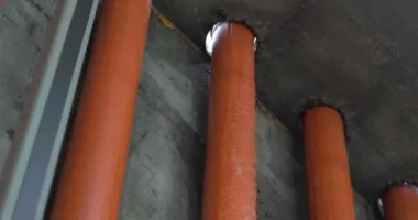 У Львові виявили серйозні недоліки на будівництві сміттєпереробного заводу: дах протікає, стіни замерзли