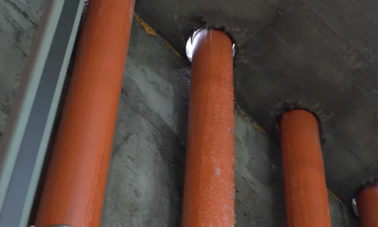 У Львові виявили серйозні недоліки на будівництві сміттєпереробного заводу: дах протікає, стіни замерзли