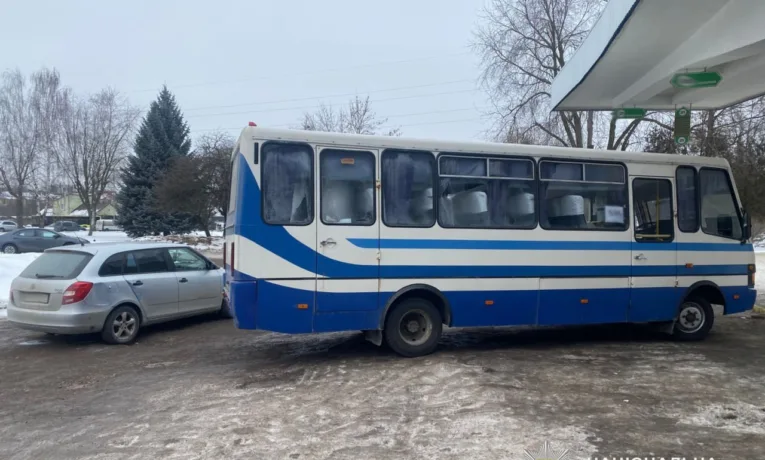 У Львові водій маршрутки заднім ходом наїхав на 69-річну жінку