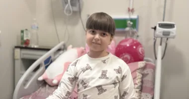 У Львові успішно провели трансплантацію нирки 8-річній дівчинці: донором стала мама