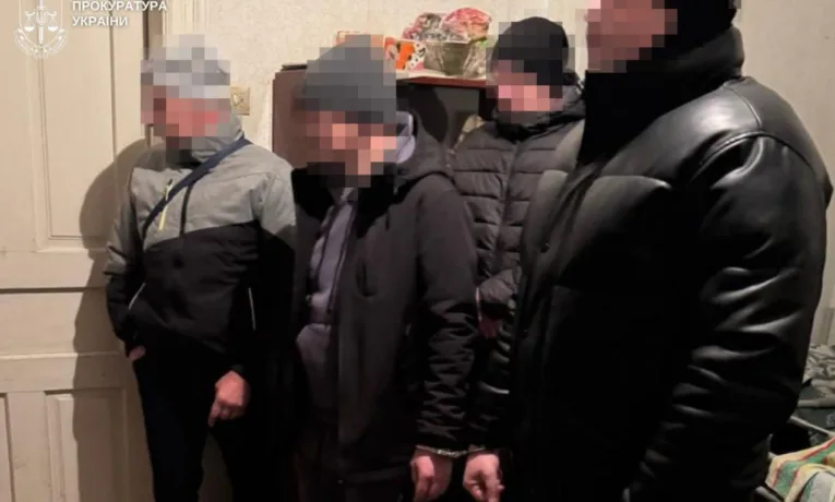 На Львівщині чоловік намагався вбити військового сокирою